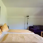 Strauss בית הארחה