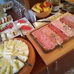 בית הארחה Strauss 3*